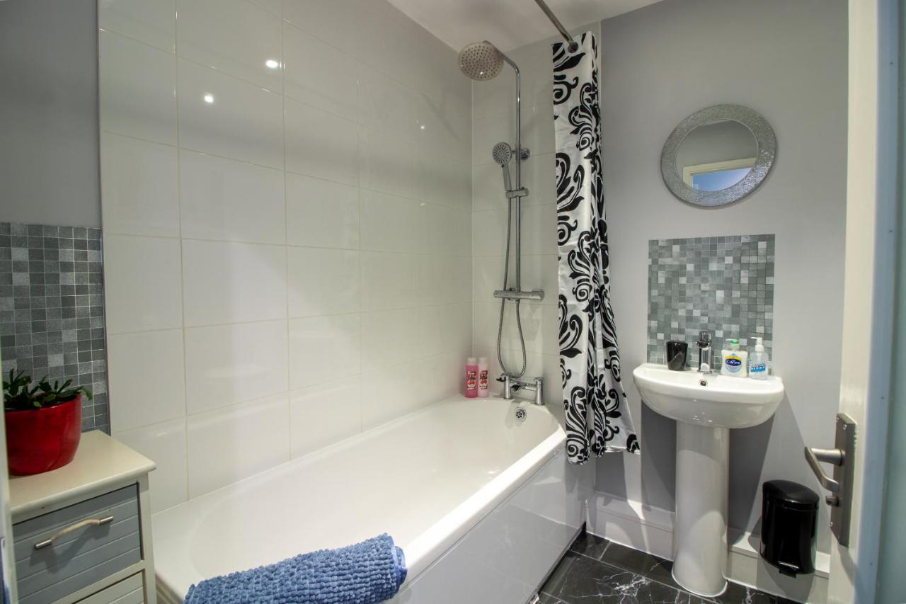 Modern & Cosy- Ideal For Small Families & Couples 브릭섬 외부 사진