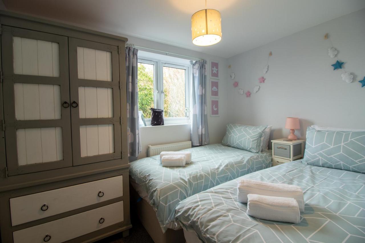 Modern & Cosy- Ideal For Small Families & Couples 브릭섬 외부 사진