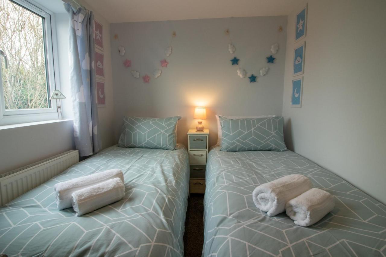Modern & Cosy- Ideal For Small Families & Couples 브릭섬 외부 사진